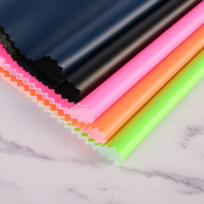 Witte PU-leer voor kledingstukken 54/55' breedte