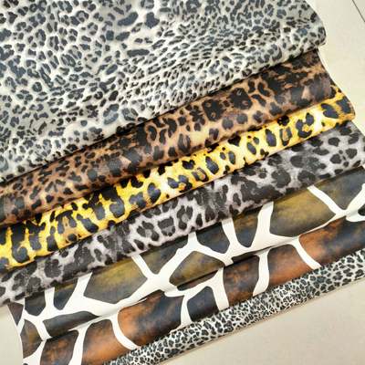 Groothandel Pvc Leopard Geprinte kunstmatige leder voor tas Notebook telefoon Schelp tafelmat Fake lederen stof
