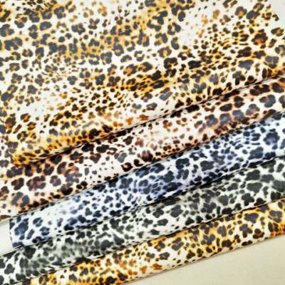Groothandel Pvc Leopard Geprinte kunstmatige leder voor tas Notebook telefoon Schelp tafelmat Fake lederen stof