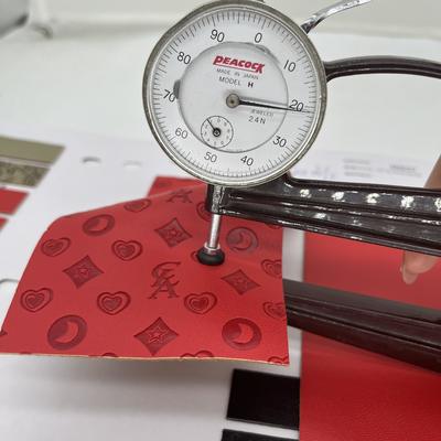 PU Geperst Synthetisch Leer voor Schoenentas Verpakking Tafelmat Synthetische Kunstleer Stof