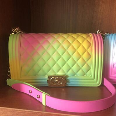 PU Regenboog Letter Print Magazine Design Synthetisch Leer Waterdicht Kunstleer Stof voor Bagage Tas Cosmetica Meubels/Sofa 13